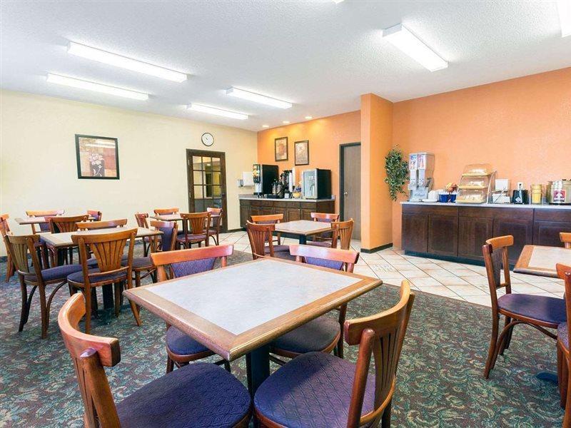 Days Inn By Wyndham Colorado Springs Airport Extérieur photo