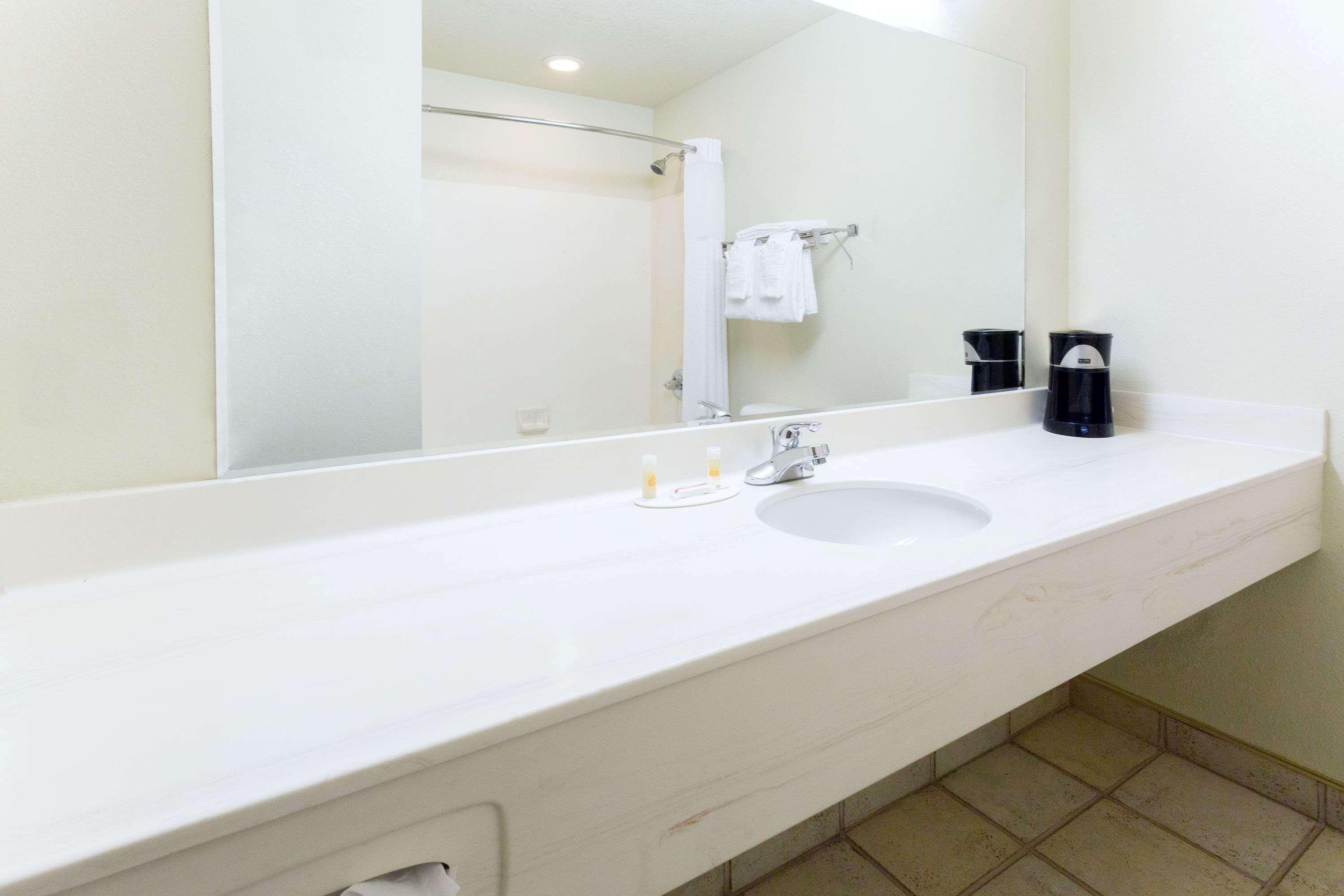 Days Inn By Wyndham Colorado Springs Airport Extérieur photo