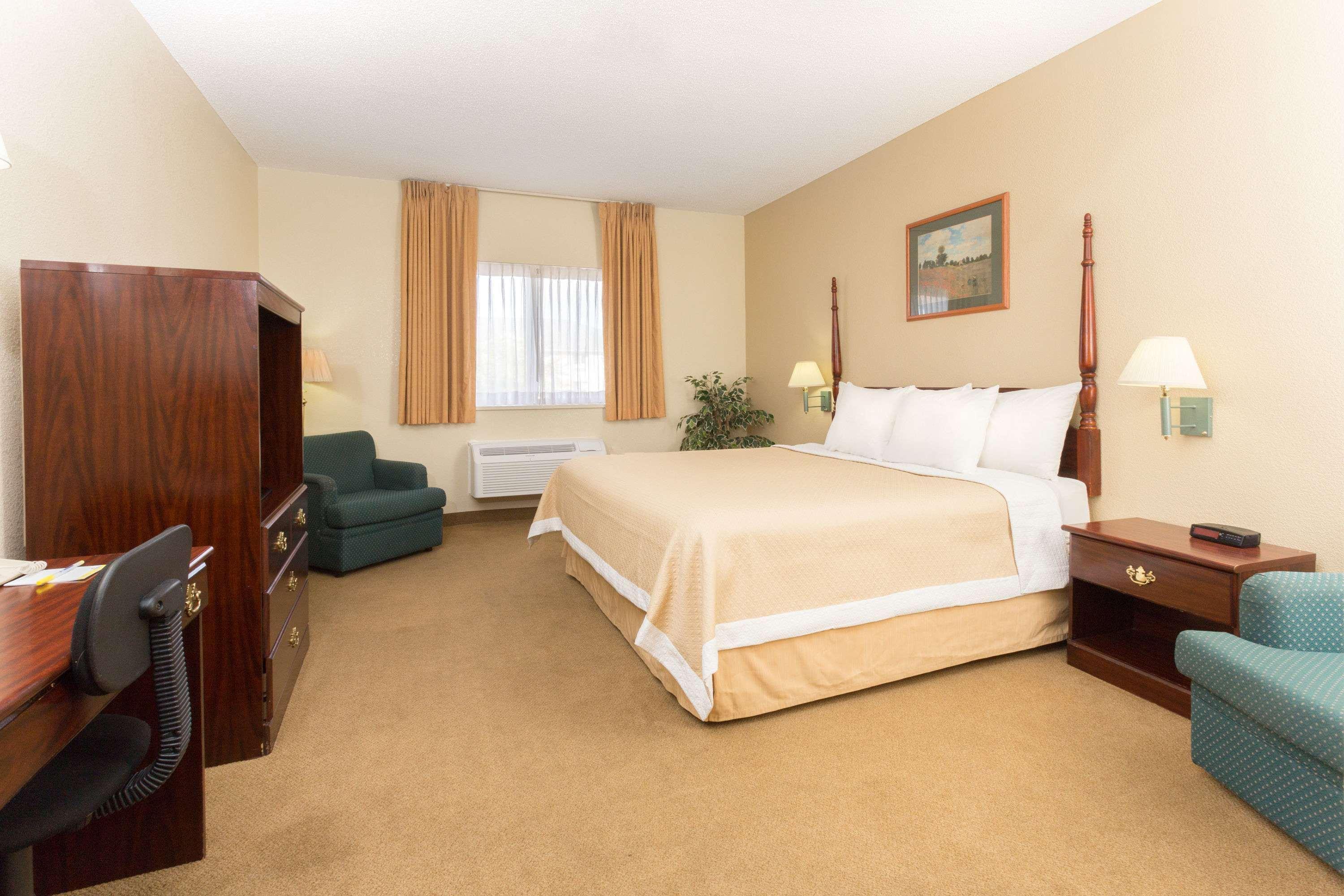 Days Inn By Wyndham Colorado Springs Airport Extérieur photo